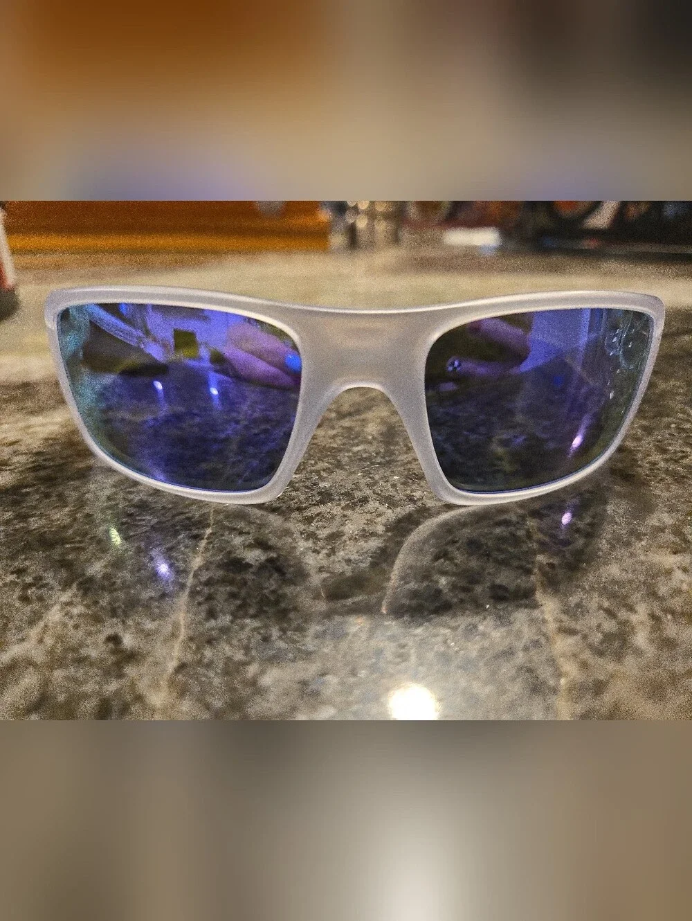 Oakley Crankshaft OO9239-09 Matte Clear Violet Iridium Polarized Sunglasses EUC